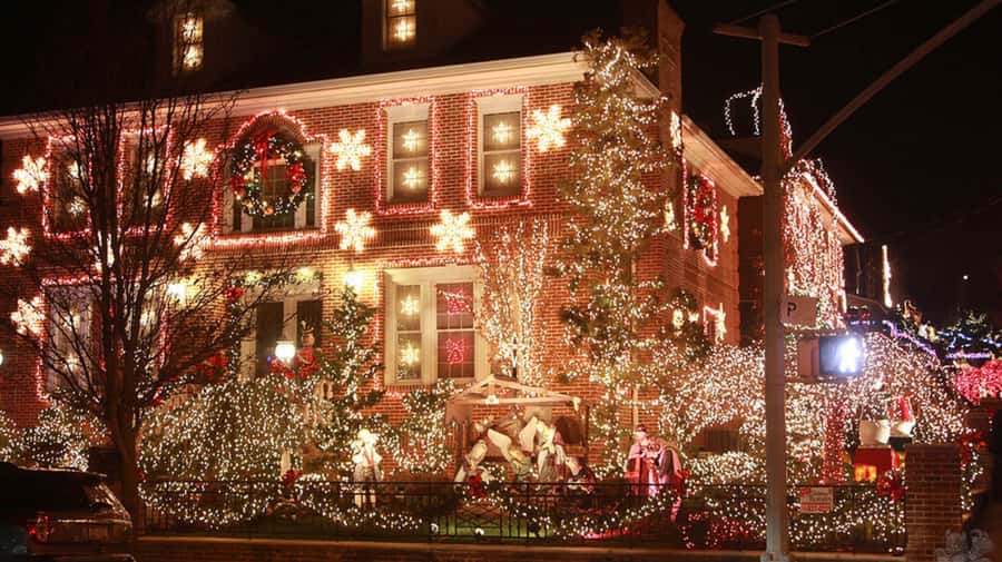 NYC: Christmas Lights Tour and Dyker Heights - Should you book it?