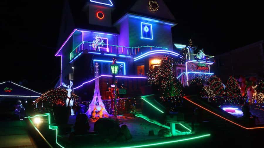 NYC: Christmas Lights Tour and Dyker Heights - DUMBO adds bridges and city lights