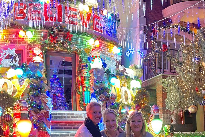 NYC Christmas Lights Tour by Limousine, SUV Or VAN. Dyker Heights - Choosing between a limousine, SUV, or van