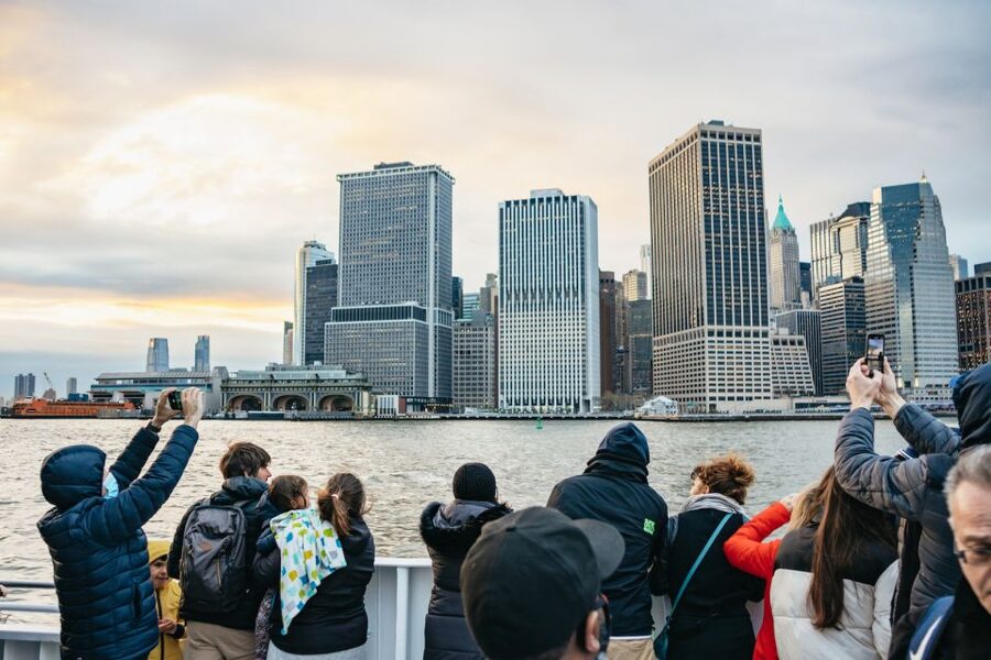 NYC: Circle Line 2h Harbor Lights Cruise Skip-The-Box-Office - Chrysler Building and the ride back