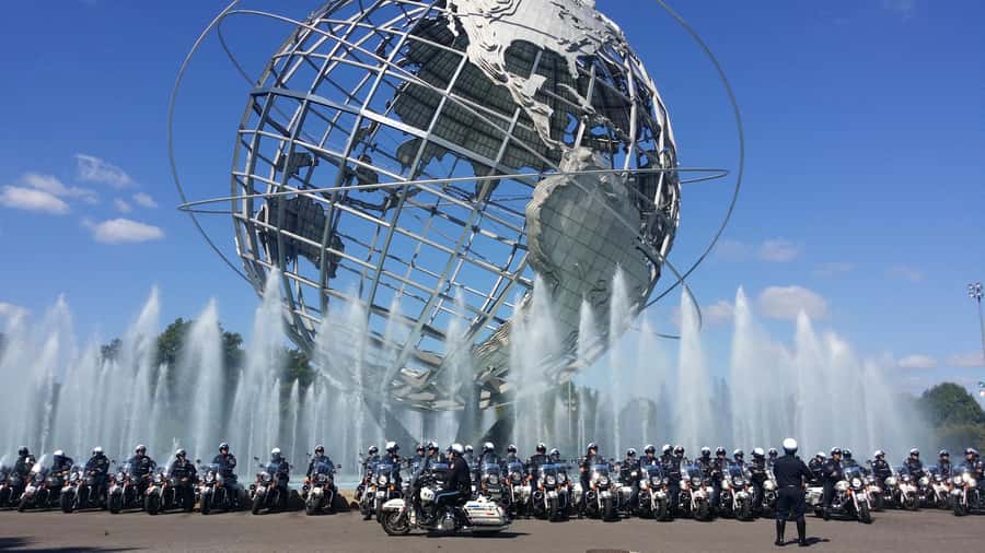 NYC Contrasts Tour: Harlem, Bronx, Bushwick, Queens, and Brooklyn - Choosing between Dumbo and Chinatown at the finish
