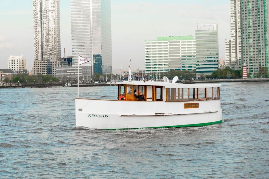 NYC: Day Cruise on Small Yacht with Statue of Liberty Views - Boarding at Chelsea Piers and finding the Kingston