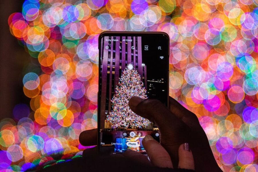 NYC: Dyker Heights and NYC Holiday Lights Luxury Bus Tour - Who Will Enjoy This Holiday Lights Route