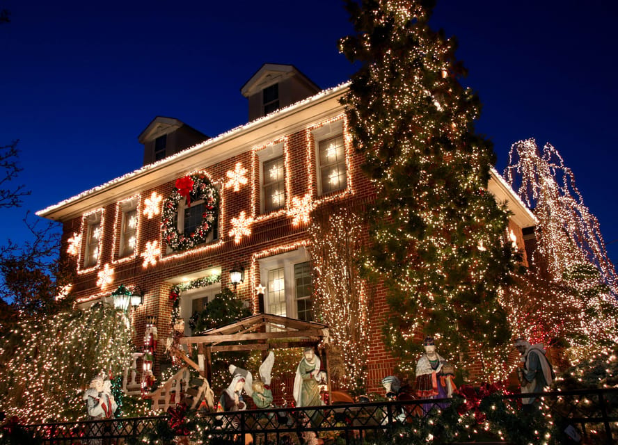 NYC: Dyker Heights and NYC Holiday Lights Luxury Bus Tour - Brooklyn Bridge Park and the Lady Liberty View