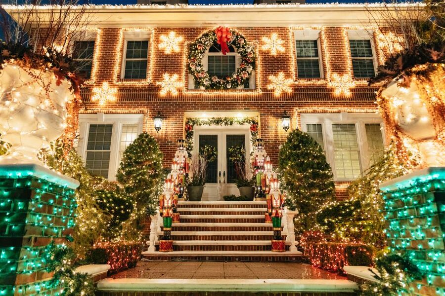 NYC: Dyker Heights Christmas Lights & Skyline View Bus Tour - Why Dyker Heights is worth the trip from Midtown
