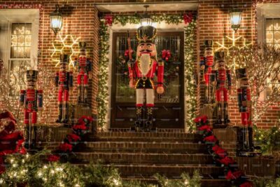 Dyker Heights Christmas Lights Tour with Hot Cocoa