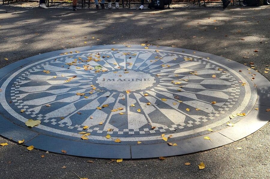 NYC: E-Bike Rental for Central Park and Downtown - Riding the park with your own route