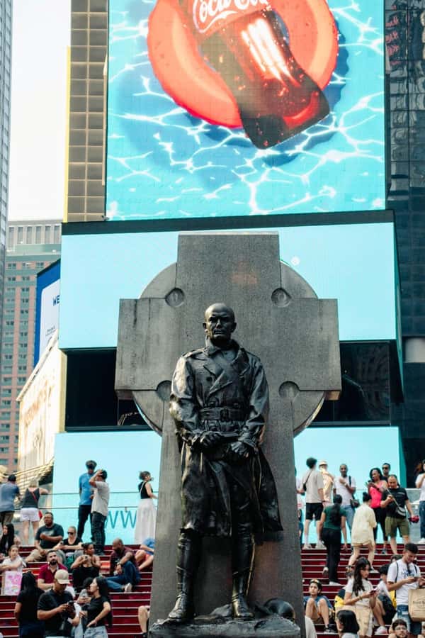 NYC: East Village & Midtown Irish History Walking Tour - Union Square and the city’s changing public life