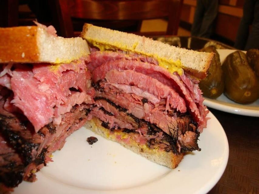 NYC: Eat 4 New York Foods & See 30 Sights Walking Tour - Times Square and Rockefeller Center