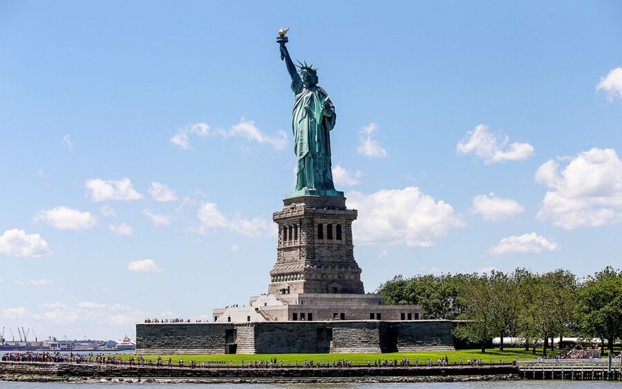 NYC: Ellis Island Private Tour with Liberty Island Access - Practical Details for a Comfortable Visit
