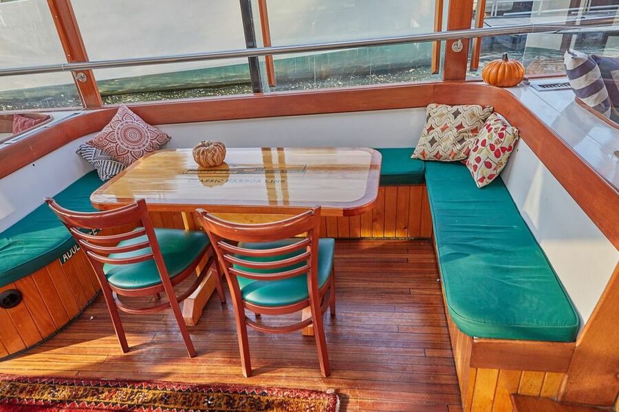 NYC: Evening Jazz Cruise on the Yacht Manhattan - Boarding at Chelsea Piers and settling in