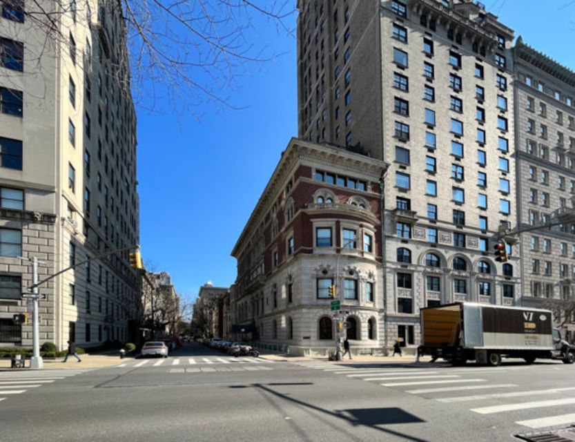 NYC: Fifth Ave Gilded Age Mansions Guided Walking Tour - A bookstore inside a former mansion