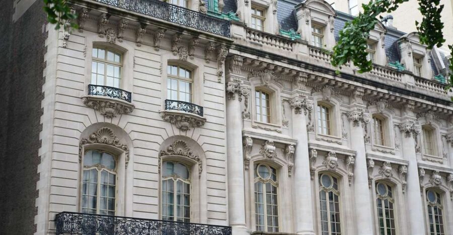 NYC: Fifth Ave Gilded Age Mansions Guided Walking Tour - The clubs of Millionaire’s Row