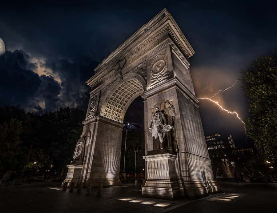 NYC: Ghosts & Ghouls of Greenwich Village Walking Tour - Why Greenwich Village makes a good ghost-tour setting