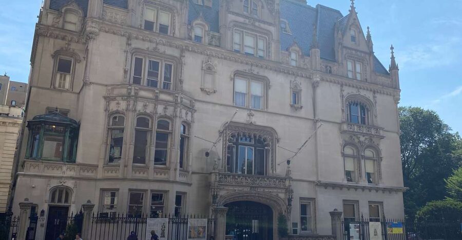 NYC: Gilded Age Mansions Guided Tour - Surviving mansions and the value of going inside