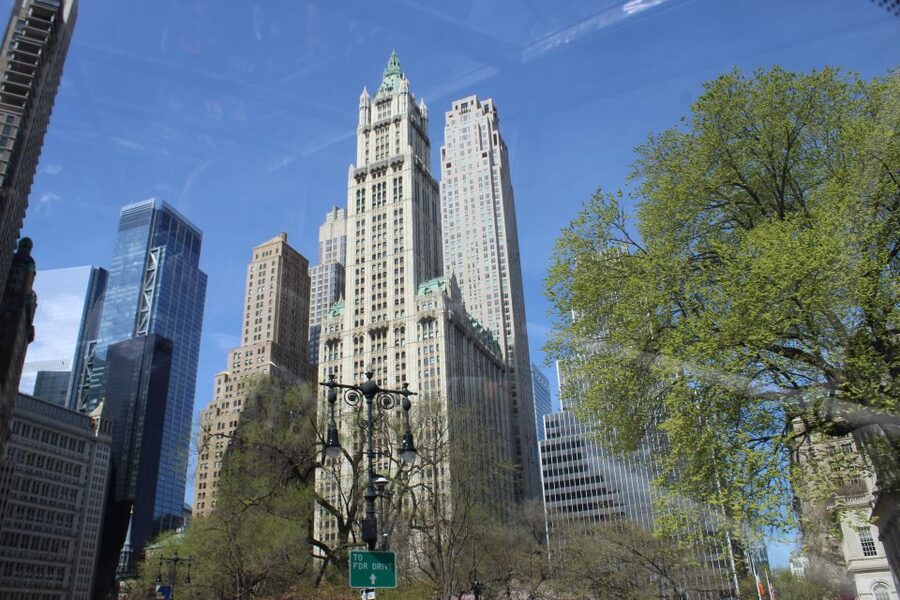 NYC: Gray Line Guided 5 Hour Manhattan Premium Bus Tour - Meeting in Midtown at 47th and Eighth Avenue