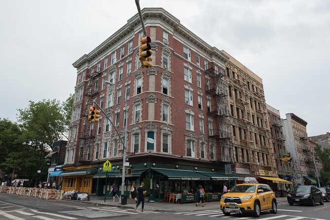 NYC: Greenwich Village Food Tour with 6 Locals Favorites Dishes - Cupcake and cookie stops bring the sweet finish