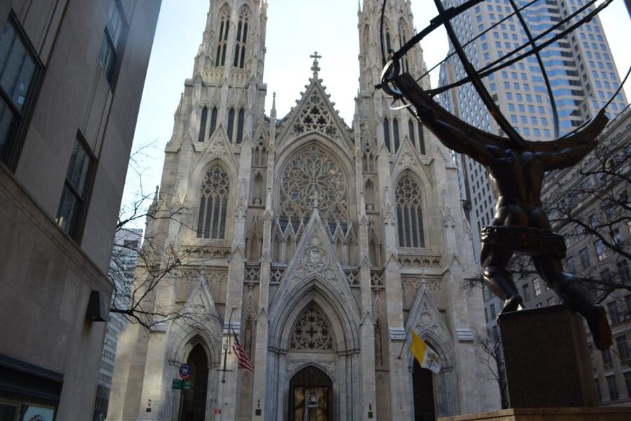 NYC: Guided Bus and Walking Tour with Staten Island Ferry - Fifth Avenue, the Empire State Building, and the Flatiron District