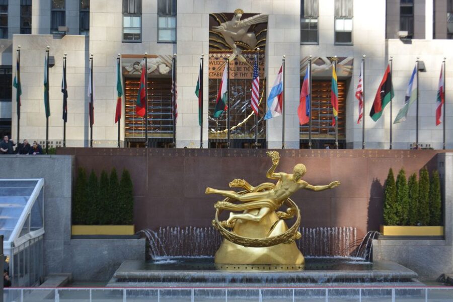 NYC: Guided Bus and Walking Tour with Staten Island Ferry - Lunch at Gansevoort Liberty Market