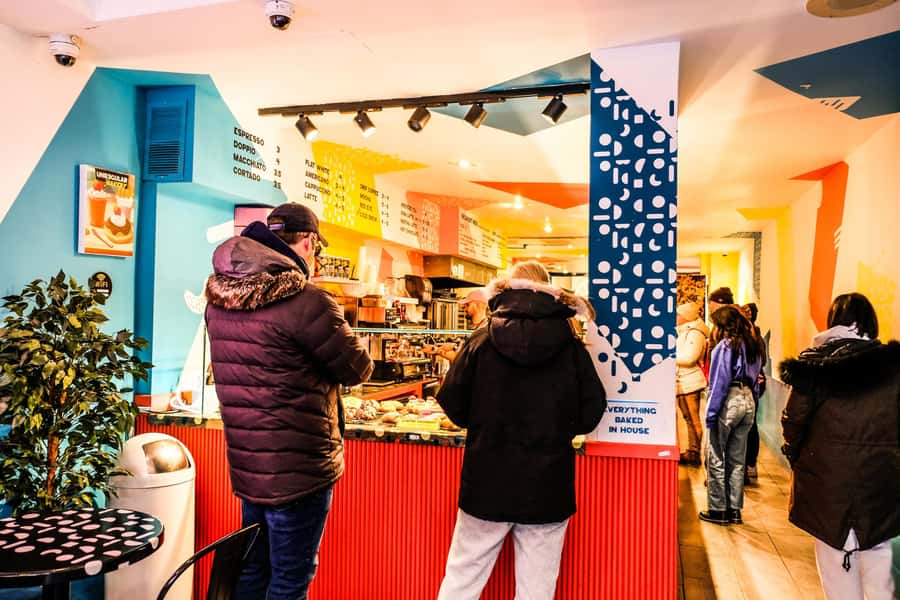 NYC: Guided Delicious Donut Tour with Tastings - A donut tour that also shows you downtown Manhattan