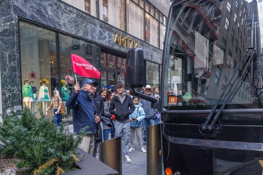 NYC: Half-Day Luxury Bus Tour with Empire State Access - Why this four-hour route works for a first look at Manhattan