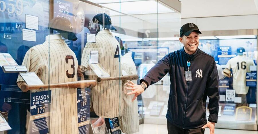 NYC: Harlem & Bronx with Yankees Baseball Game, 1-Day Tour - Grant’s Tomb and the road north
