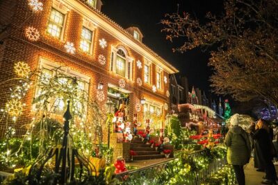 Holiday Lights and Dyker Heights Luxury Bus Tour