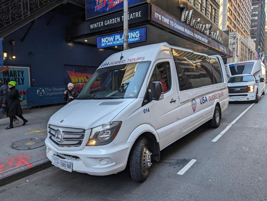 NYC: Holiday Lights Guided Bus Tour - What the $89 price really buys you