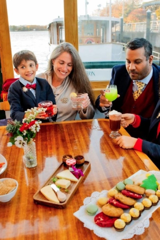 NYC: Holiday Yacht Cruise with Jazz, Cocoa & Carols - What the $134 price means