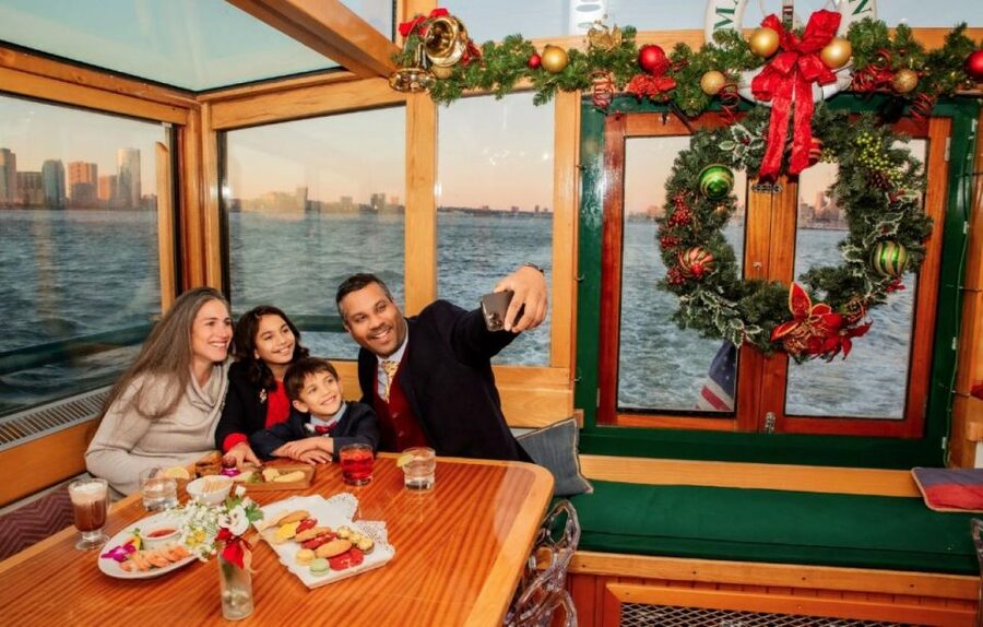 NYC: Holiday Yacht Cruise with Jazz, Cocoa & Carols - Family comfort and group size