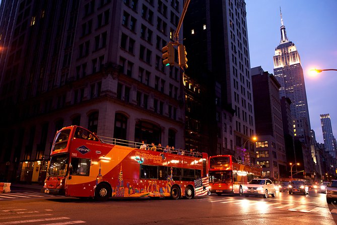 NYC Hop-on Hop-off Downtown Tour plus One Attraction - Charging Bull, Wall Street, and the Statue of Liberty viewpoint