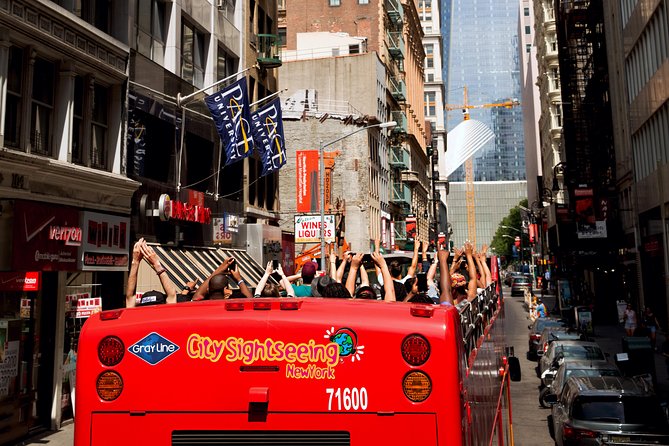 NYC Hop-on Hop-off Downtown Tour plus One Attraction - SoHo and Chinatown: two strong places to get off