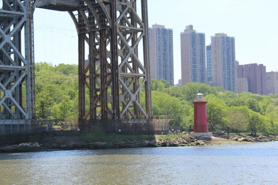 NYC: Hudson River Fall Foliage Yacht Tour - Leaving Chelsea Piers for the Hudson