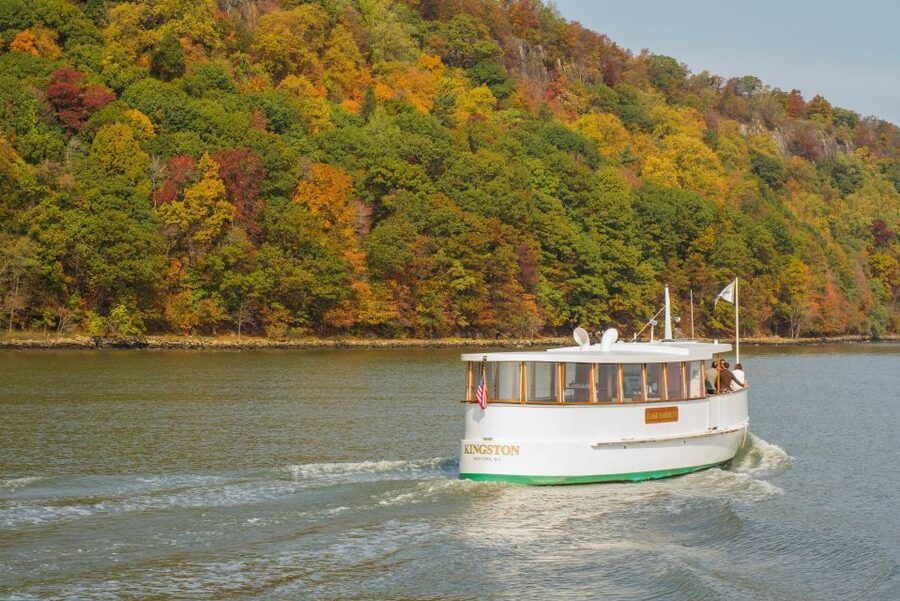 NYC: Hudson River Fall Foliage Yacht Tour - How good is the guiding?