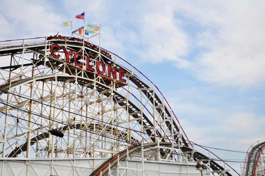 NYC: Iconic Brooklyn - Bridge, Dumbo & Coney Island tour - DUMBO’s cobblestones and famous photo frame