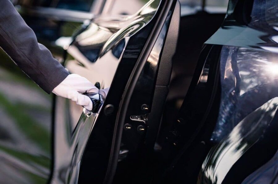 NYC: JF.Kennedy Airport Private Transfer to Manhattan - The vehicle and the luggage rules
