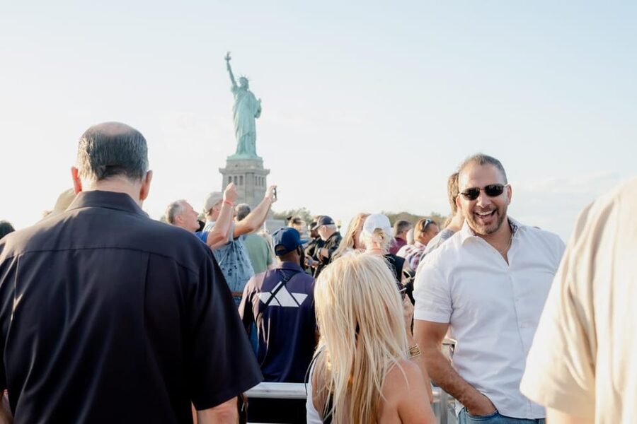 NYC: Liberty Cruise on New York Harbor with Live Guide - Live commentary, audio access, and the onboard feel