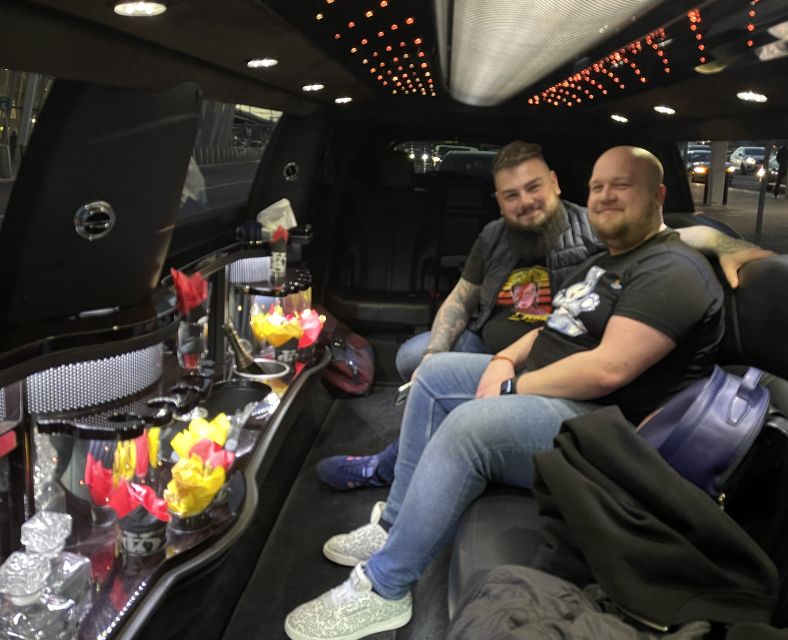 NYC Limousine Tour By Stretch Limo-King And Queen Limo NYC - Wall Street and the Charging Bull