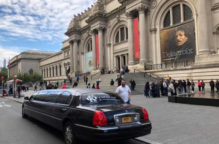 NYC Limousine Tour By Stretch Limo-King And Queen Limo NYC - Midtown gives you the broad New York view
