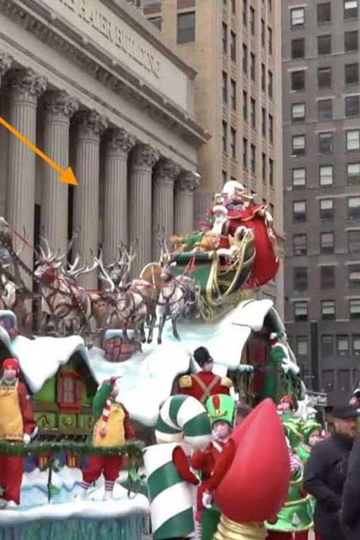 NYC: Macy's Thanksgiving Day Parade Premium Viewing Brunch - The outdoor viewing area is the centerpiece