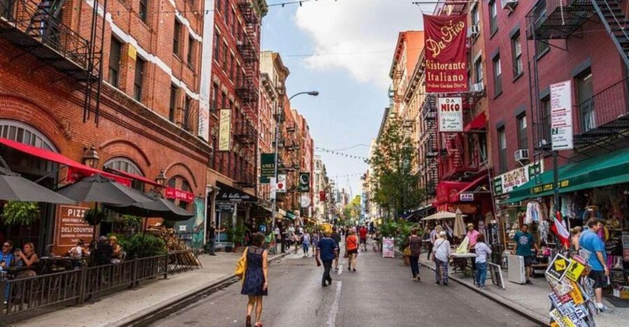 NYC: Mafia Experience and Local Food with NYPD Guide - Starting dinner at John’s of 12th Street