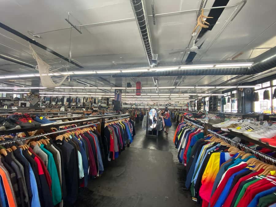 NYC: Manhattan Secondhand Shopping Day Tour - The Garment District portion takes up most of the day