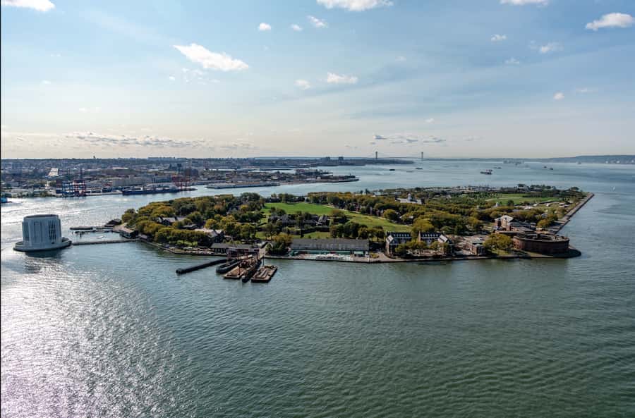 NYC: Manhattan Sightseeing Helicopter Tour - Lower Manhattan, the harbor, and the Statue of Liberty
