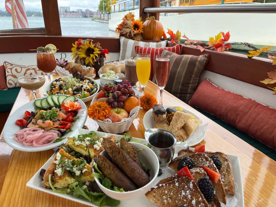 NYC: Manhattan Skyline Brunch Cruise with a Drink - Should you book this Manhattan brunch cruise?