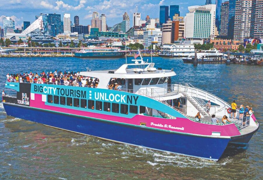 NYC: Manhattan & Statue of Liberty Cruise with Shuttle Bus - What the guide adds to the boat ride