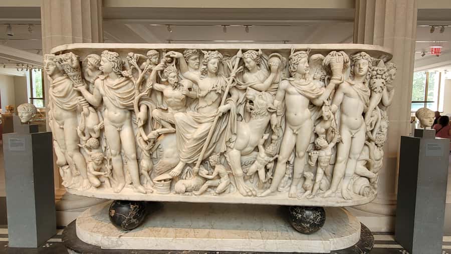 NYC: Metropolitan Museum: "Secrets of the MET" Experience - Armor, sculpture, and the Manhattan Michelangelo