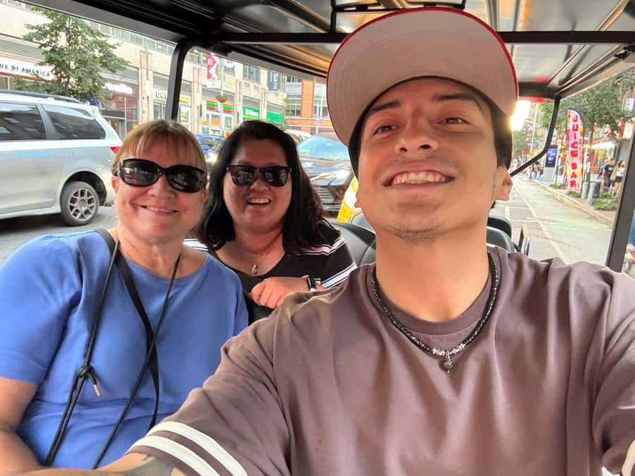 NYC:Midtown,Chelsea &West Village Guided City Tour by E-Cart - Who should book this ride?