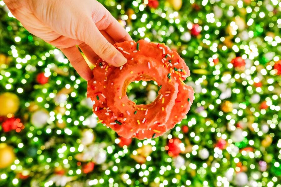 NYC: Midtown Holiday Donut and Hot Chocolate Adventure - Key points to know before you book