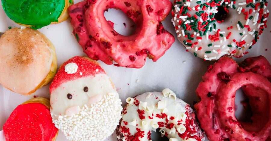 NYC: Midtown Holiday Donut and Hot Chocolate Adventure - A sweet start inside Grand Central Terminal