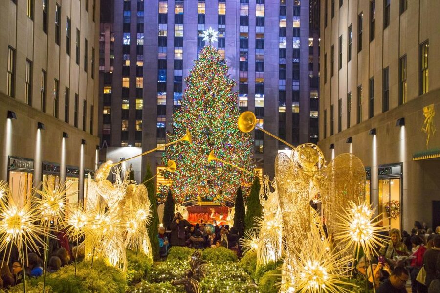 NYC: Midtown Holiday Donut and Hot Chocolate Adventure - What the guide adds beyond the food